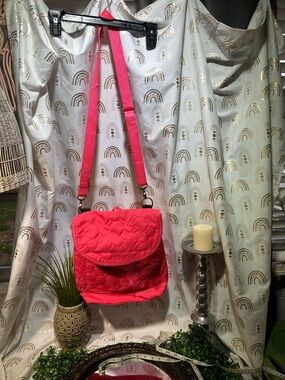 thirty-one Quilted Hot Pink Crossbody Bag with Adjustable Strap
